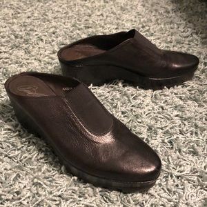 Awesome Donald Pliner slide